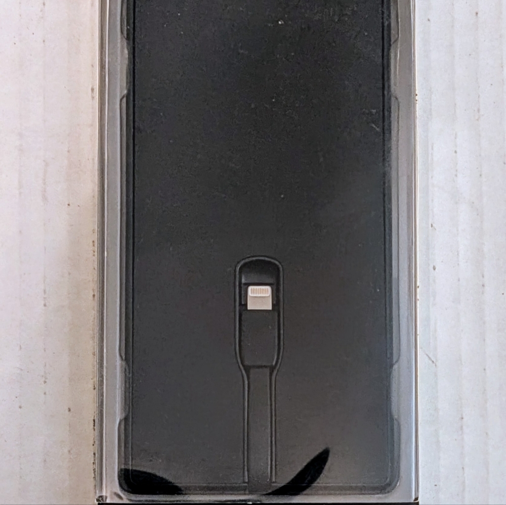 Blackweb Slim All-in-One Portable Battery Pack